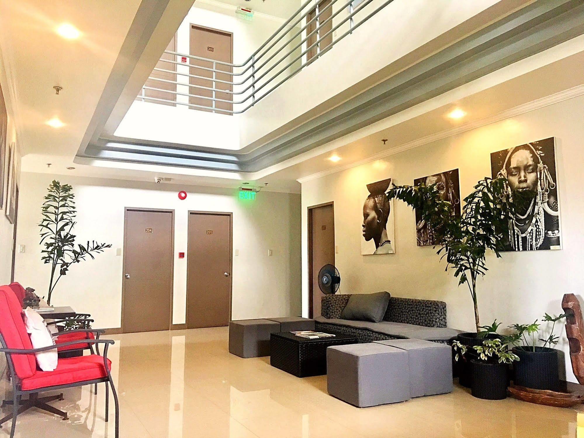 Hotel Tiffany Laoag Exteriör bild