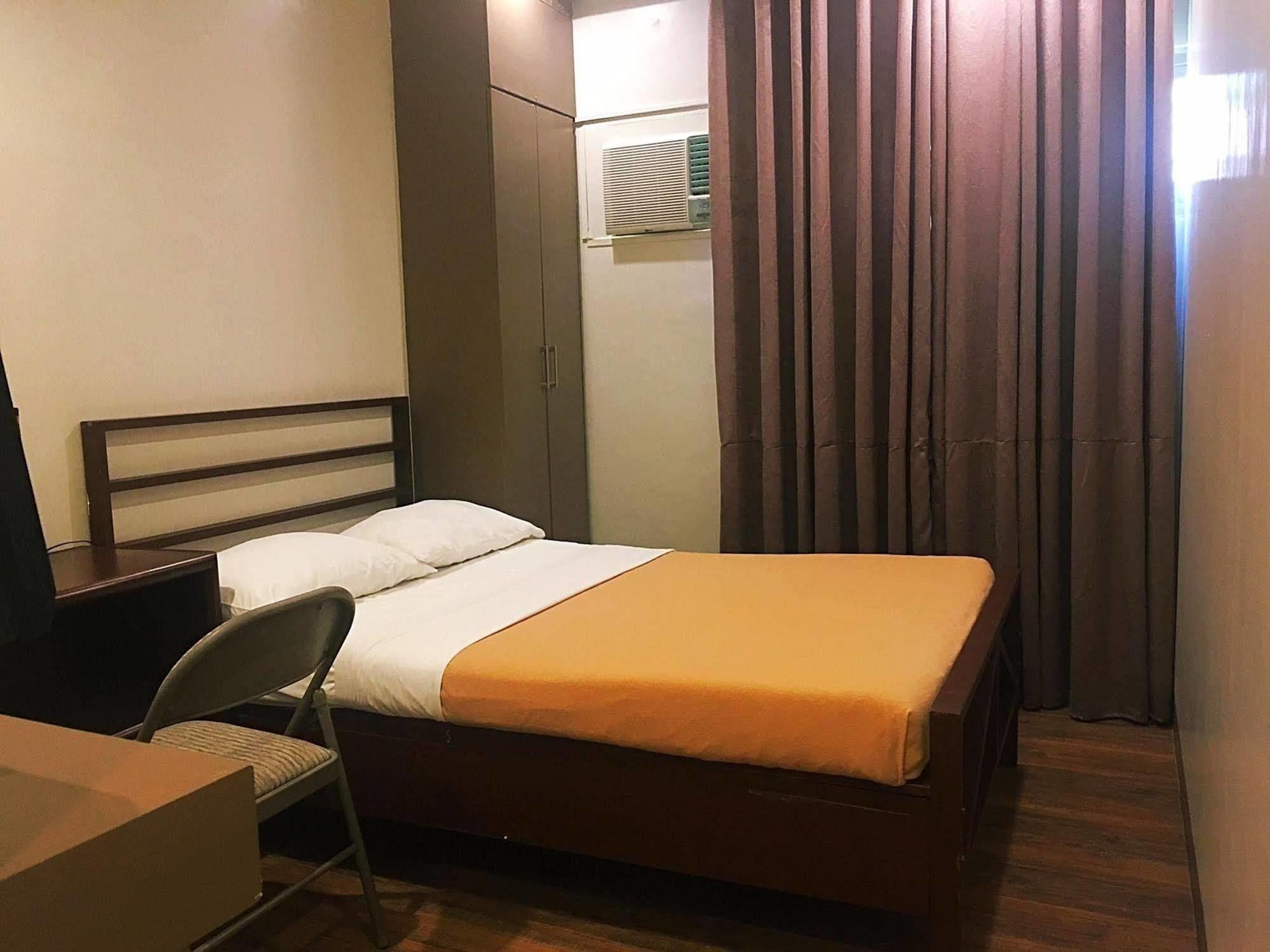 Hotel Tiffany Laoag Exteriör bild